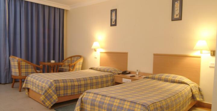 Hotel The Grand Regency